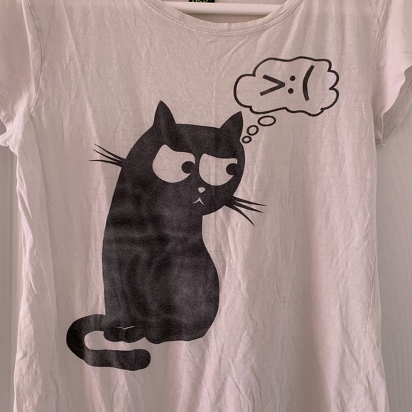 👚4/$20👚white t-shirt with cat print - Picture 3 of 5